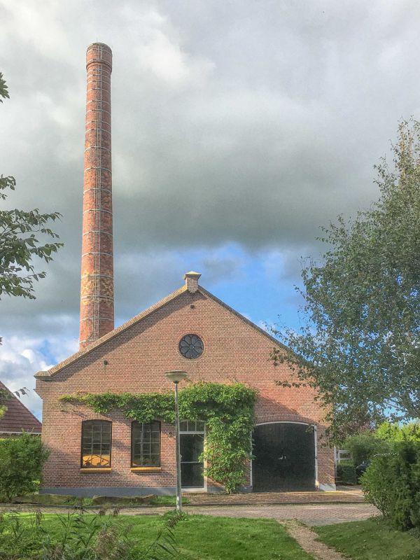Het ketelhuis van de zuivelfabriek